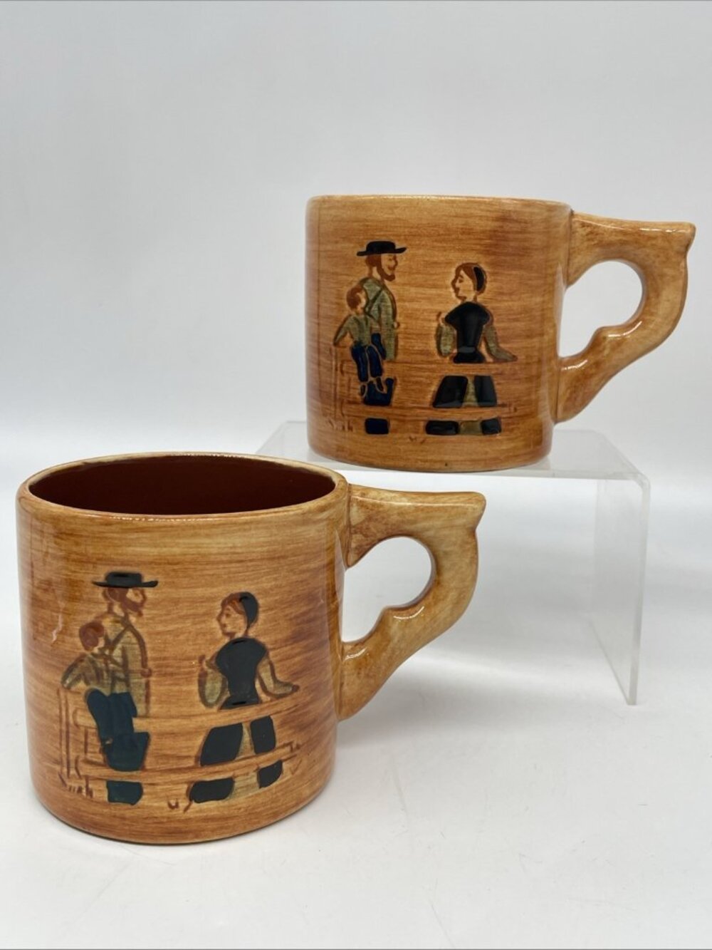Vintage Pair (2) Pennsbury Pottery Pennsylvania Dutch Amish Coffee Tea Mugs READ